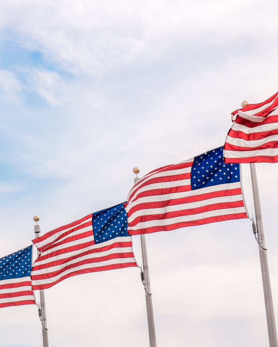 Each of the 1,000 flags tells a story of courage. Volunteers are prepping now — will you be there to see them fly? 🇺🇸 #NeverForget #ParadeOf1000Flags #RidgecrestProud #CarsAndStripes