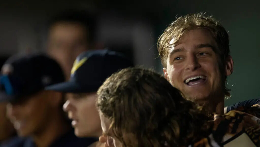 Kyler Fedko’s breakout season puts him in the running for minor league player of the year honors with the Twins

Kyler Fedko Emerges as a Contender for Minor League Player of the Year Kyler Fedko, a former 12th-round draft pick by the Minnesota Twins, ha
motorcyclesports.net/mlb/kyler-fedk…