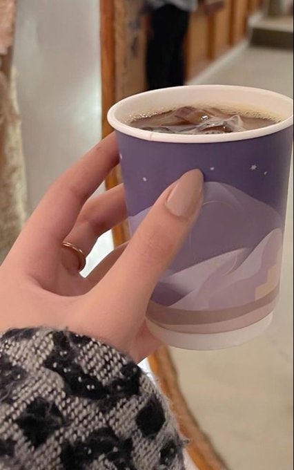 بّعض اُلبشر هداياُ من اُلرحمّن 
غلفھّم لناُ اُلقدر بأجمٰل اُلصدف🤍.

.
.

#مساء_الخير