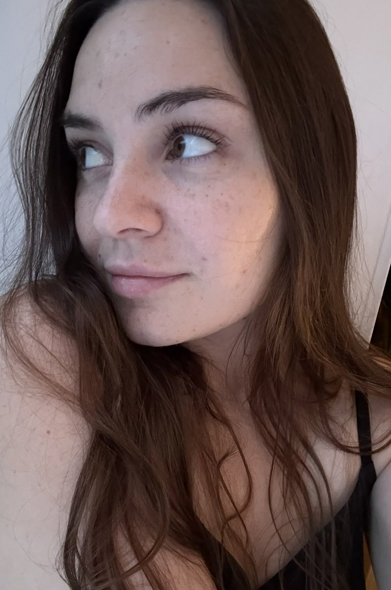 Первый раз нравлюсь себе с нефотогеничной стороны