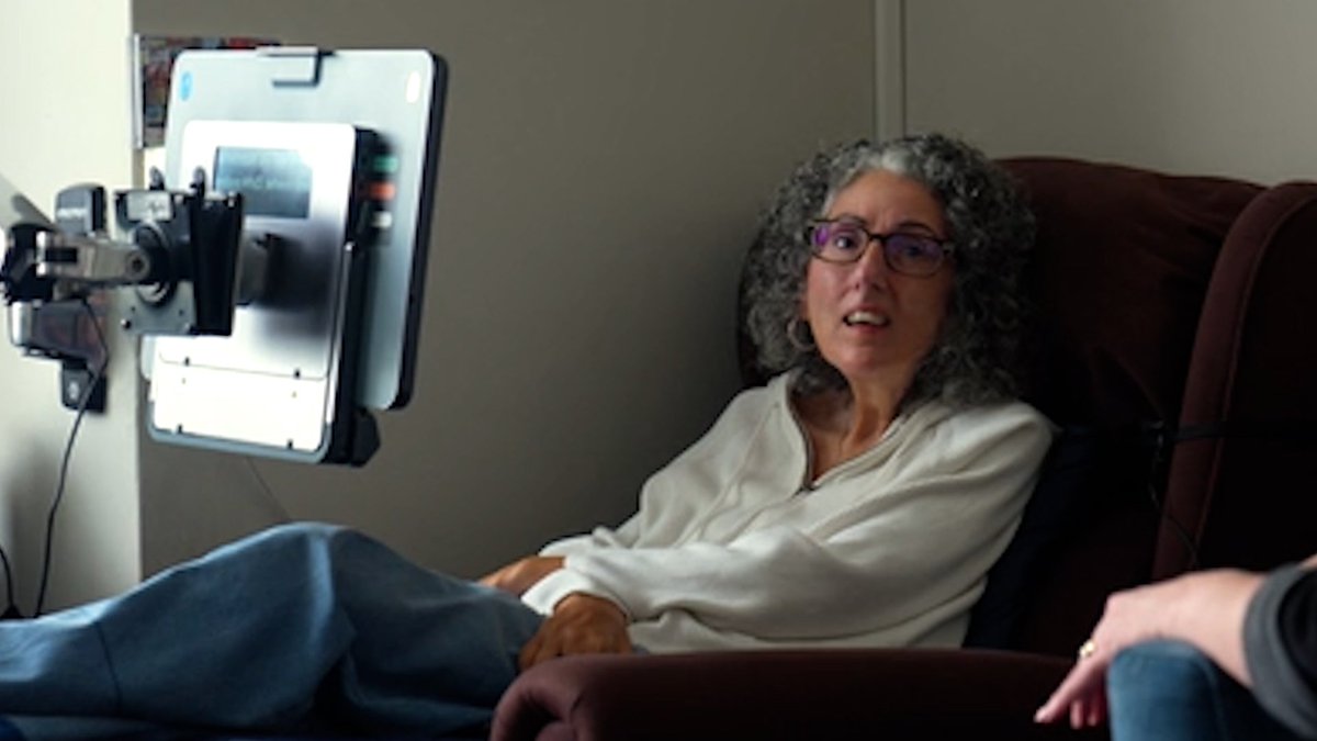kevin_55839406's tweet photo. 🚨 Breaking:
Motor neurone disease left Sarah without a voice and the use of her hands at the age of 34
 
But 25 years on, AI has recreated her voice from just eight seconds of audio on a scratchy VHS tape

#AI #BenefitsofAI  #Tech #Sarah #VHStape #MotorNeuroneDisease https://t.co/K1CYPrVKR5