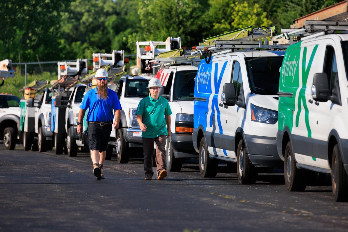 Attn #Savannah &amp; #Charleston customers: We're monitoring the potential impacts of Hurricane #Erin in your area. Our response teams are prepped and ready to assist as soon as it is safe to do so. Pls stay safe and weather aware. For more tips: comca.st/4oLSoAQ