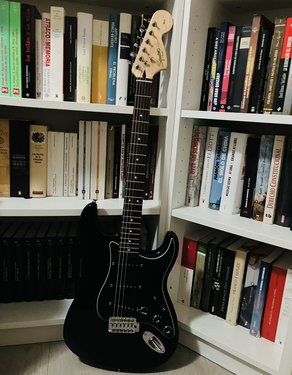 Nueva compañera. Fender Stratocaster para el nuevo curso que arranca 🤟🎸