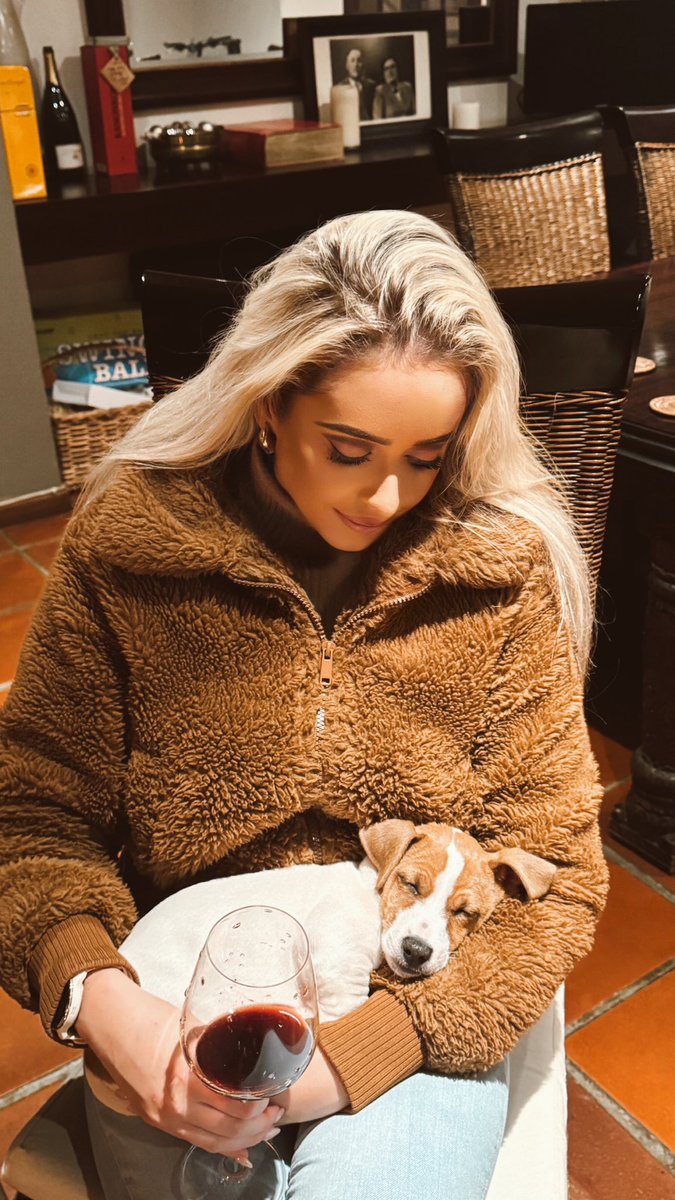 Nothing makes me smile more than looking at his cute little face 🥹 my baby, Merlot 🤎🐶😍 and having a glass of Akkerdal Wild Boar of course 🍷 #winewednesday Cheers #winelovers