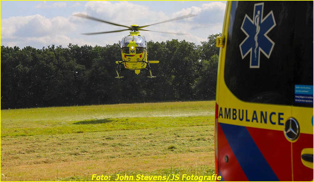 Lifeliner3 landt in Voorst voor onwelwording in sauna
traumaheli-mmt.nl/lifeliner3-lan…