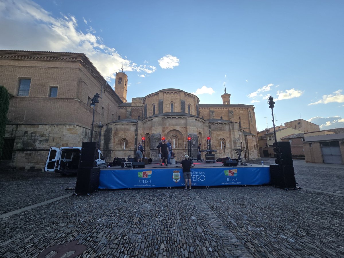 Maridaje perfecto entre #patrimonio y #música Hoy arranca "Al fresco, el festival de mi pueblo: Fitero". <a href="/TurismoFitero/">Turismo Fitero</a> ¡Comenzamos a las 22.00h! Hoy, Tributo a los #Beatles, mañana humor con <a href="/VaqueroEH/">JJ Vaquero</a>