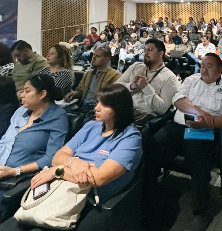 hoy en <a href="/AGEXPORTGT/">AGEXPORT</a> reunión pre-montaje de la feria #MANUFEXPORT2025 que se realizará el 23 al 25 de septiembre en #Guatemala empresas exportadoras se reunirán con más de 250 compradores internacionales para aumentar las expprtaciones. #PromocionComercialGT #WayToPlay