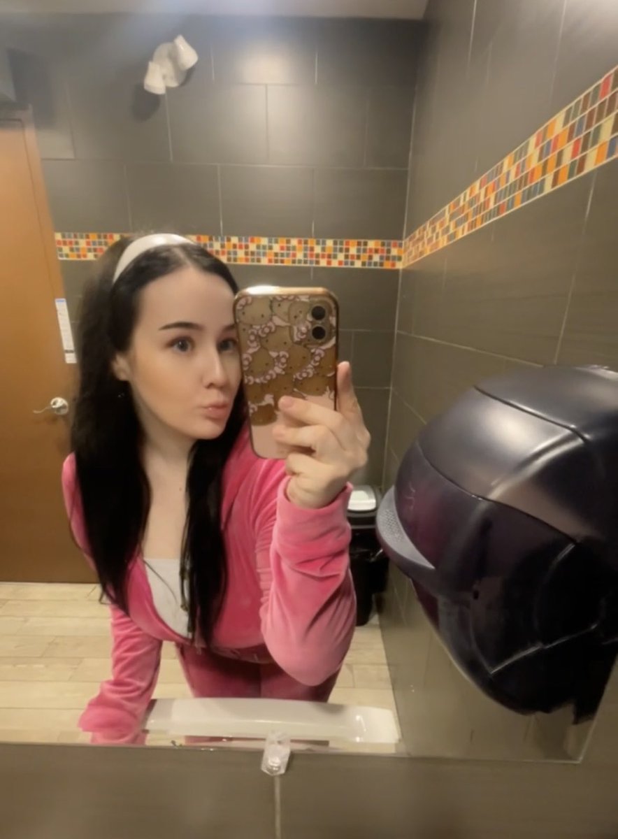 I went to Winners yesterday after the post office and found my DREAM BLANKET GUYS!! I didn’t have enough money though lol so hopefully it’ll still be there in a month or 2

Aside from that mini heartbreak I’m really proud of myself!! I’m kicking Agoraphobia’s butt 😛🫶