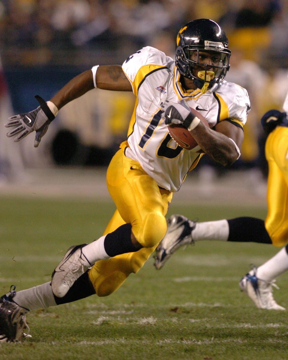 WVUfootball's tweet image. Honoring 🔟

College Football Hall of Fame Class of 2025 member Steve Slaton will be honored with an @NFFNetwork On-Campus Salute on Nov. 8 vs. Colorado 🫡

🔗 tinyurl.com/24vj7m8c