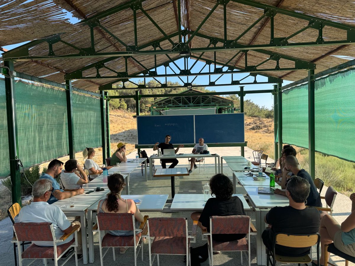 Bilimler Köyünde bu yaz 10 haftayı geride bıraktık. Bu hafta köyümüz kuantum mekaniği, Sovyet sineması ve Homeros destanları üzerine 3 ayrı etkinliğe ev sahipliği yapıyor.

#bilimlerköyü
#villageofsciences