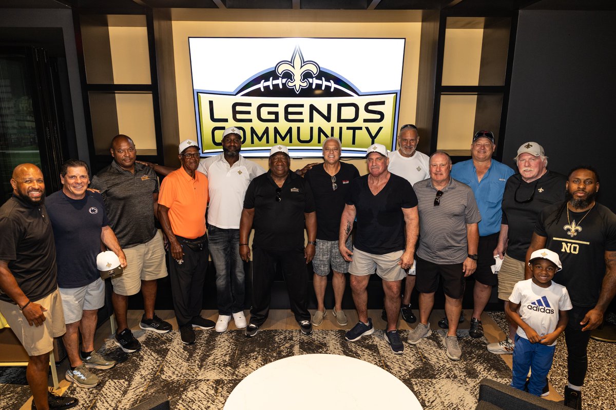 Saints Gameday (@saintsgameday) on Twitter photo A lot of old friends were at Tuesday's practice, including <a href="/LukeMcCown/">Luke McCown</a> and Rafael Bush (<a href="/rbush36/">rafael bush</a>) 👏
Great having so many <a href="/Saints/">New Orleans Saints</a> legends back home!
Photos: neworlns.co/Legends0820 A lot of old friends were at Tuesday's practice, including <a href="/LukeMcCown/">Luke McCown</a> and Rafael Bush (<a href="/rbush36/">rafael bush</a>) 👏
Great having so many <a href="/Saints/">New Orleans Saints</a> legends back home!
Photos: neworlns.co/Legends0820