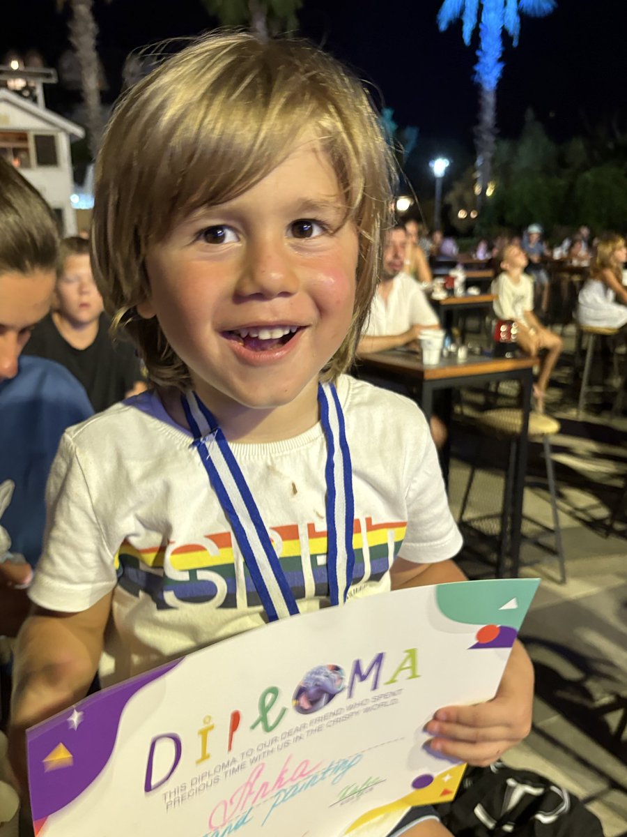 400 TL’ye diploma aldık.
😂
Haftaya atama bekliyoruz.
Jr. Doç. Dr Anka J. Erdin.