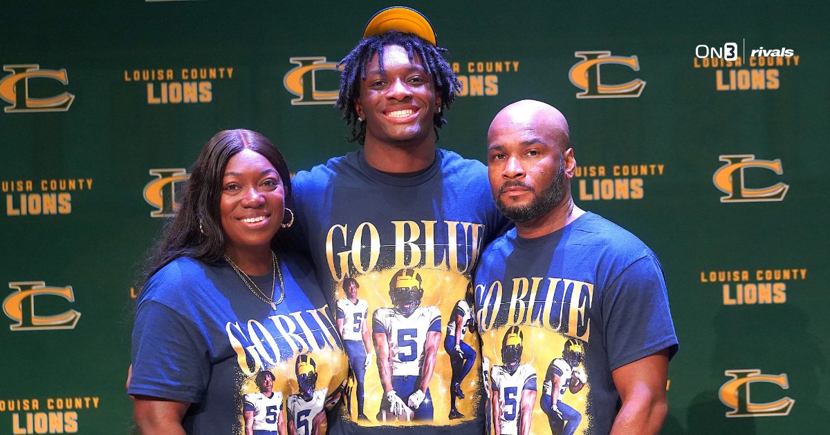 "EJ Holland" (@ejhollandon3) on Twitter photo “It met our standards as far as academics, the people and the program. You can’t get better than that."
Parents of five-star RB Savion Hiter (<a href="/5starsavi/">Savion “Cinco” Hiter (High-ter)</a>) go in-depth on yesterday's commitment to Michigan, Tony Alford, fit and more #GoBlue. on3.com/teams/michigan… “It met our standards as far as academics, the people and the program. You can’t get better than that."
Parents of five-star RB Savion Hiter (<a href="/5starsavi/">Savion “Cinco” Hiter (High-ter)</a>) go in-depth on yesterday's commitment to Michigan, Tony Alford, fit and more #GoBlue. on3.com/teams/michigan…