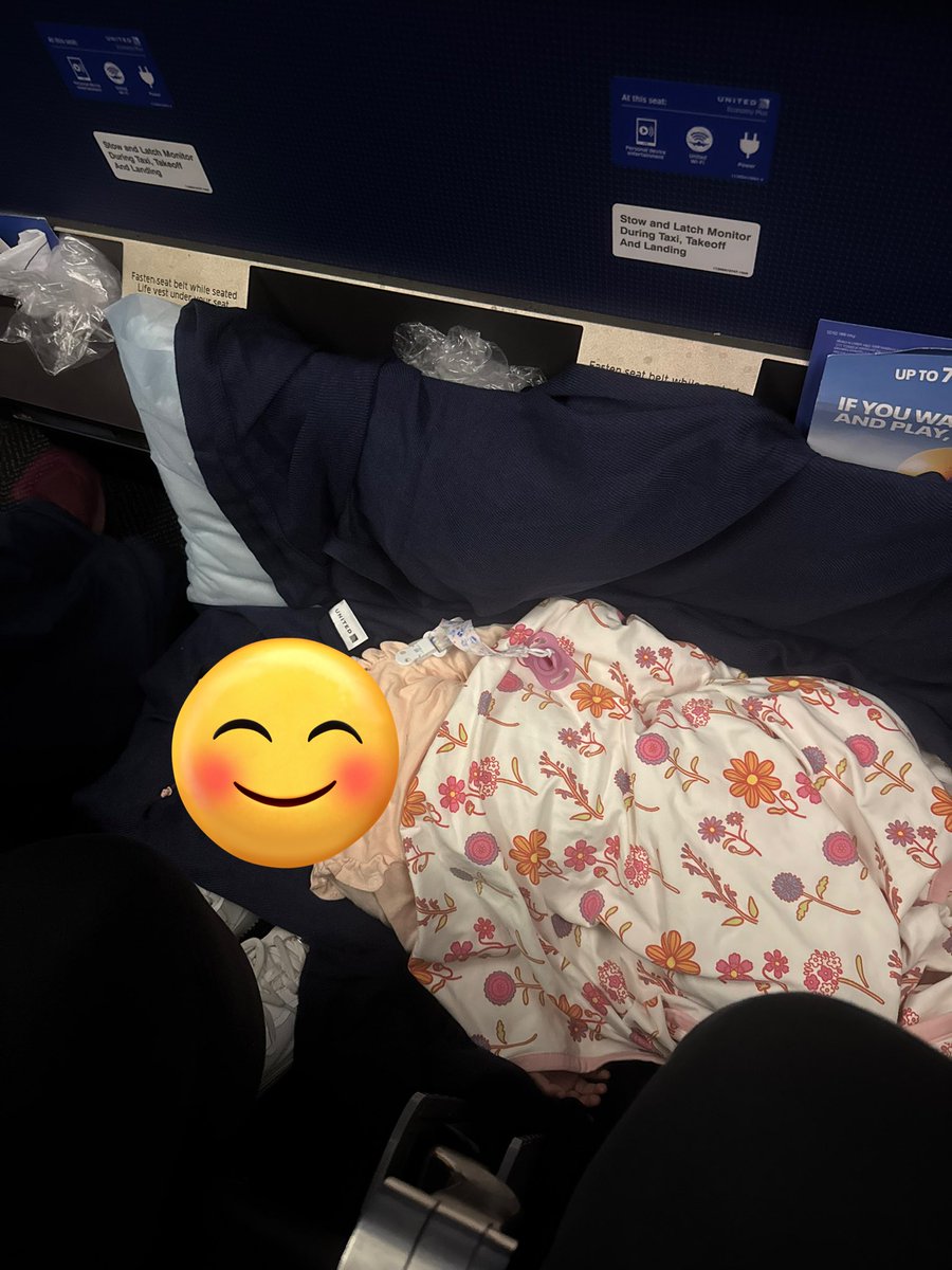 weiner_amir's tweet photo. Fly @united if you want to be promised a basinet seat for your baby, for a 10 hour flight and get stuck keeping her on the floor to sleep https://t.co/aNDQI2OPZC