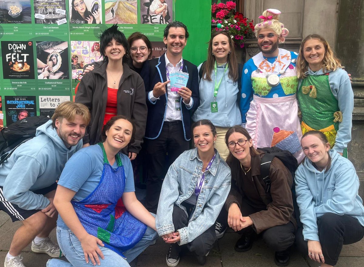 Bake Off: The Great British Pantomime tweet media