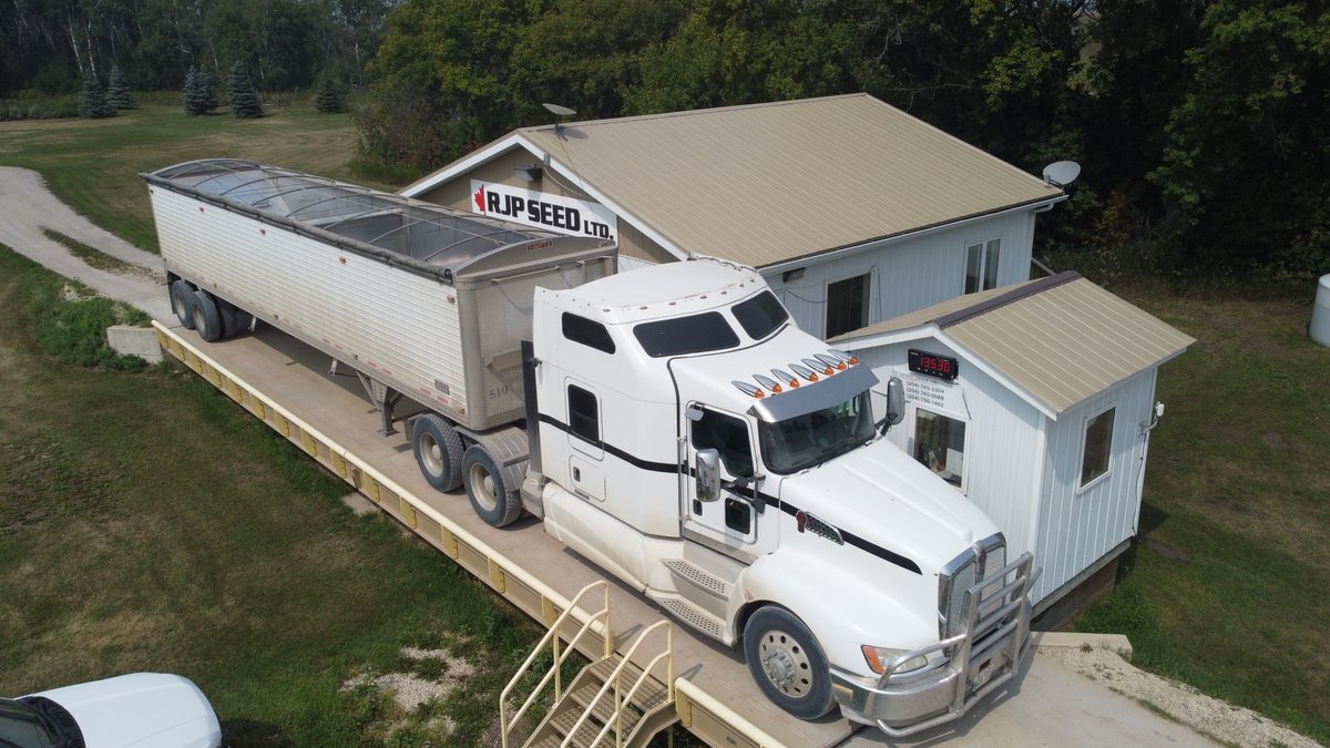 Streamline your harvest with our Scale Integration feature!
For a one-time setup fee, you can connect your scale directly to your Seedtrakr account. This integration automatically captures every weight, eliminating the need for manual entry and preventing missed readings.
Ensure