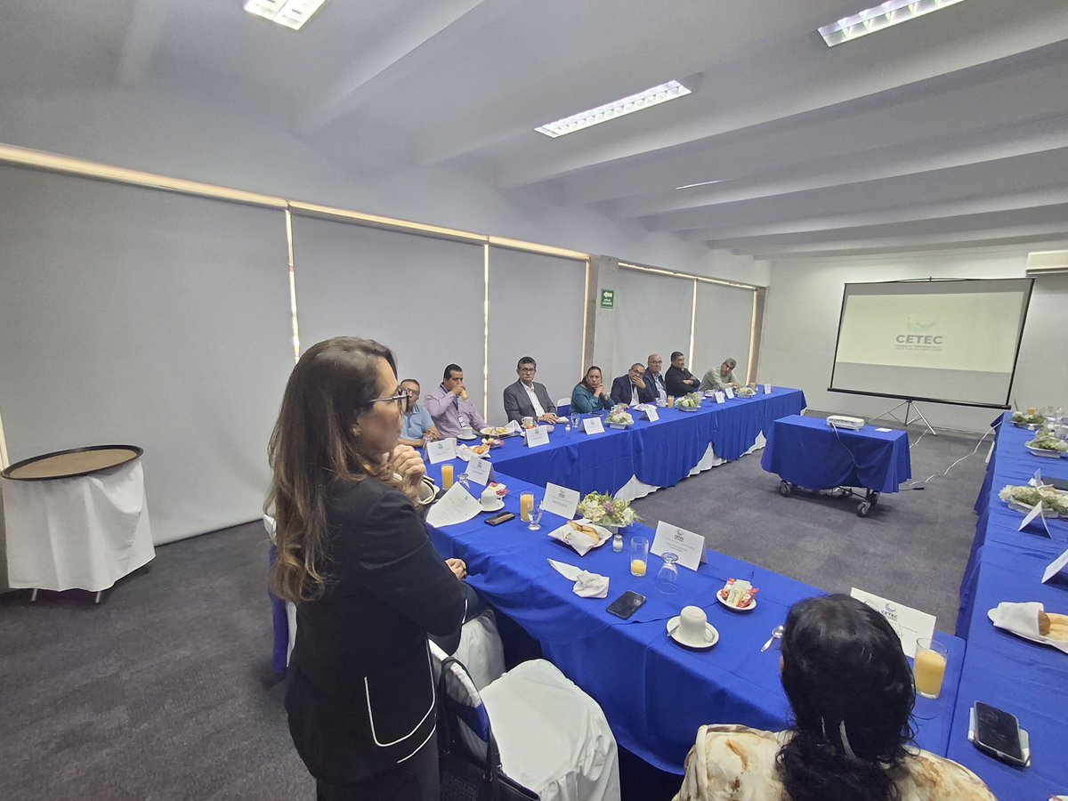 CETEC_AC's tweet photo. En sesión de trabajo con la STPS-Aguascalientes para conocer el Programa VELAVO y algunos lineamientos de la Ley Silla.
Seguimos trabajando por el bien de nuestro sector y nuestros colaborador@s https://t.co/uAlb2UhNRl