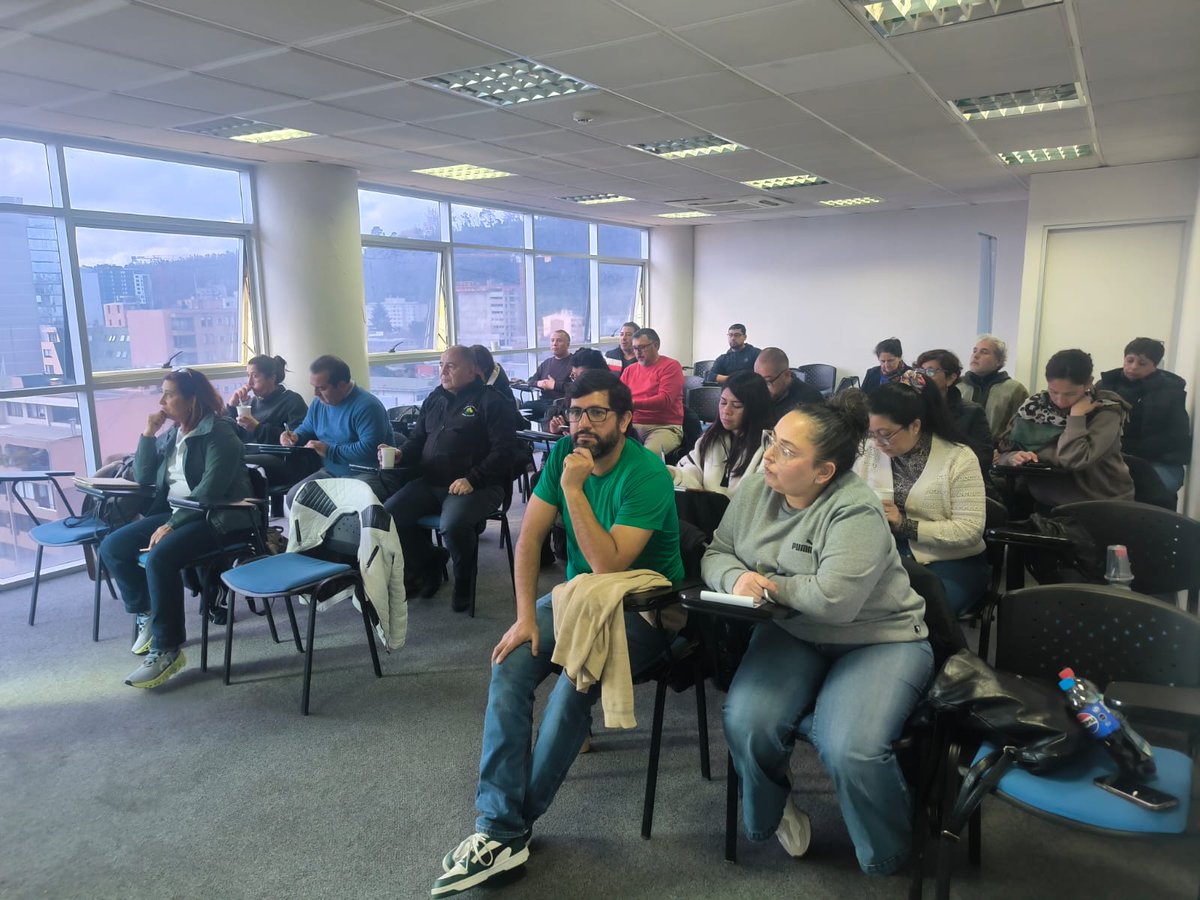 FedeHoFalabella's tweet photo. Reforzamiento de Ley Karin y Voto Electrónico de la DT a cargo de la Directora Regional del Trabajo Biobío, Roxana Rubio Arévalo y Ana María Vallejos, Coordinadora de Relaciones Laborales, en el contexto de Plenarias de nuestra #Federación

#TrabajoDecente #Sindicato #DT #Chile https://t.co/CxrD3DKln7