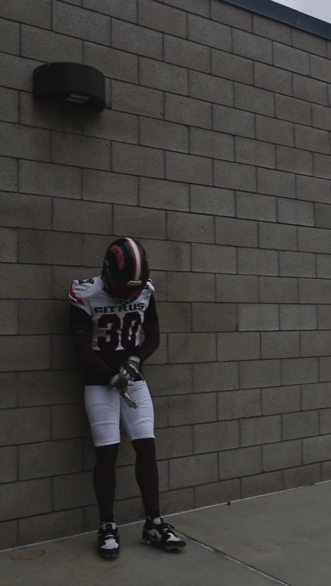 Come watch me ball out on august 30th at 6pm!!! <a href="/CitrusFootball/">Citrus College Football</a> <a href="/SGVNSports/">Fred J. Robledo 👨🏻‍💻</a>