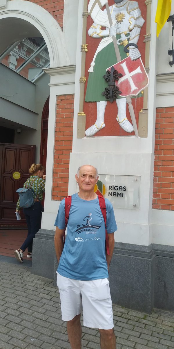 abixaran tweet media