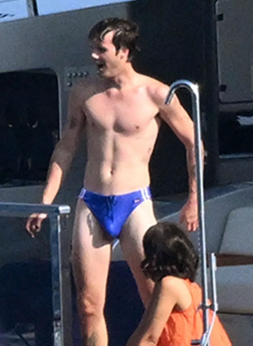 favspopculture's tweet image. Cruz Beckham on on yacht in italy