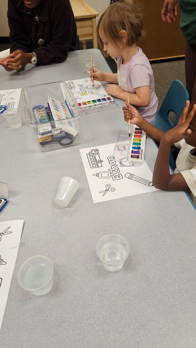 LittlesRaHoot's tweet photo. A little fine motor today with watercolors. #AllMeansAll @HumbleISD_OE https://t.co/NqMsTIPx0V