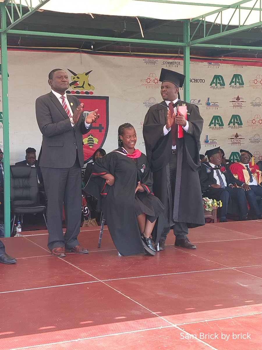 Samwacho's tweet photo. 23 students with disabilities graduated this year, showcasing the college's commitment to inclusivity. Hon. Charuka’s support highlights the importance of assisting all students. Let's continue to invest in education for everyone.
#InclusiveEducation
#BulawayoPolytechnic https://t.co/H9cAkBNc58
