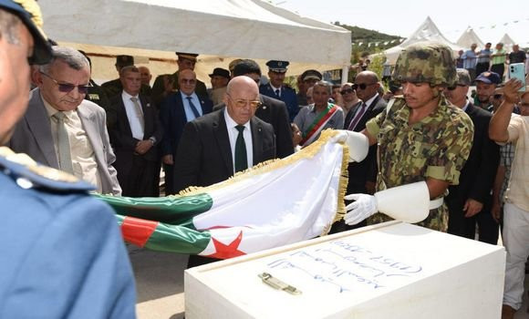 Algerie_aps's tweet photo. #Skikda : #Rebiga préside une cérémonie de réinhumation des ossements de 9 martyrs 
🔗 https://t.co/mq98idHoI3 https://t.co/g2xQZP2ECE