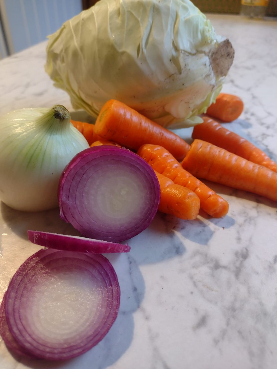BeechmountBRC's tweet photo. "Fresh dinner made with veg from Beechmount Grove Community Garden 🌱🥕 

This is what ourselves &amp; the Three Sisters Garden are all about growing, sharing &amp; supporting others along the way. 

Food is freedom. Growing together is the Revolution ✊
#CommunityGarden #FoodJustice" https://t.co/vD1zdBEcoc