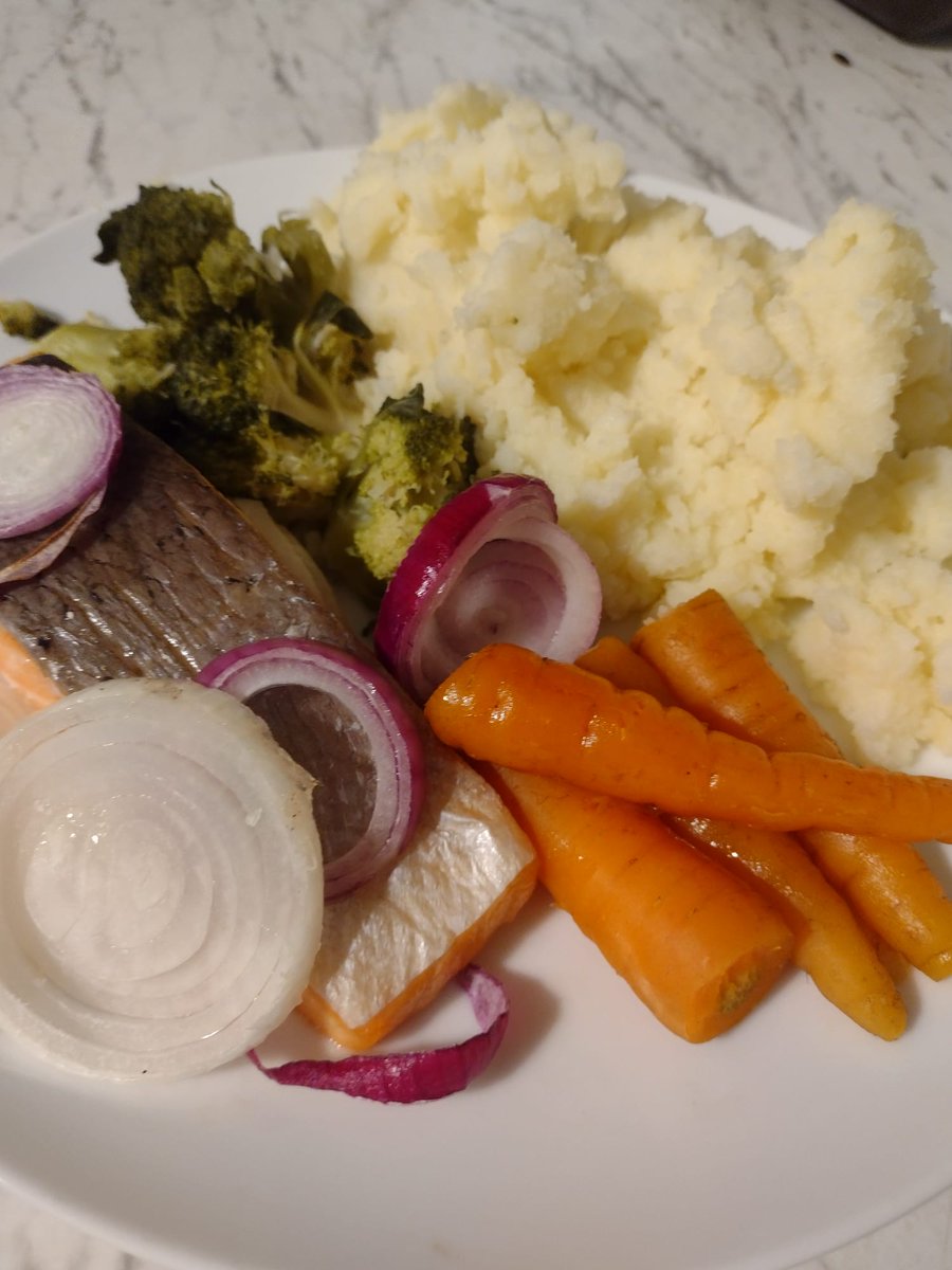 "Fresh dinner made with veg from Beechmount Grove Community Garden 🌱🥕 

This is what ourselves &amp; the Three Sisters Garden are all about growing, sharing &amp; supporting others along the way. 

Food is freedom. Growing together is the Revolution ✊
#CommunityGarden #FoodJustice"