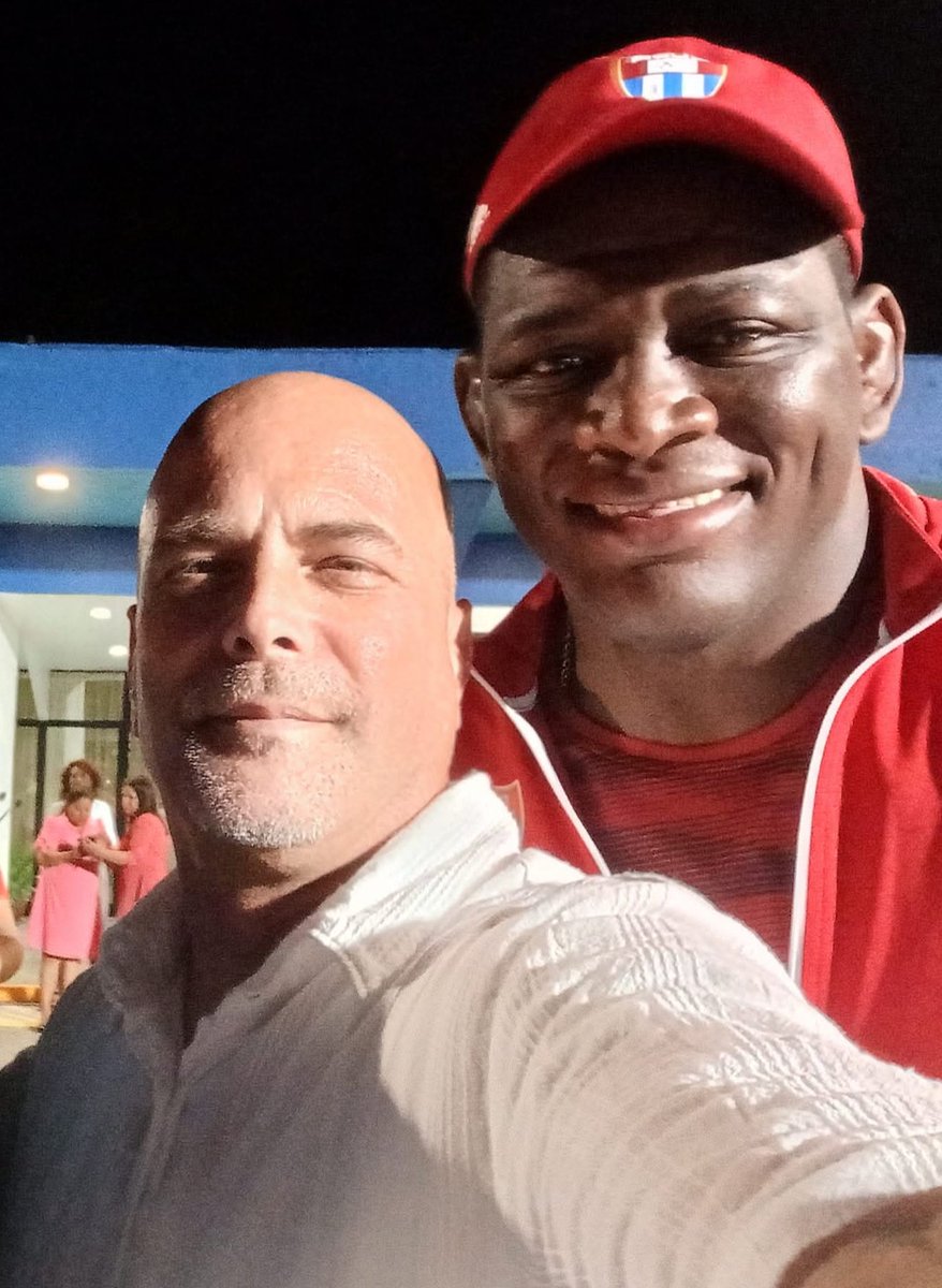 Gerardo Hdez. Nordelo (@ghnordelo5) on Twitter photo Una "selfie" con el Campeonísimo, felicitándolo por el día de su cumpleaños. #Cuba #CDRCuba #MijainLopez #65AñosCDR Una "selfie" con el Campeonísimo, felicitándolo por el día de su cumpleaños. #Cuba #CDRCuba #MijainLopez #65AñosCDR