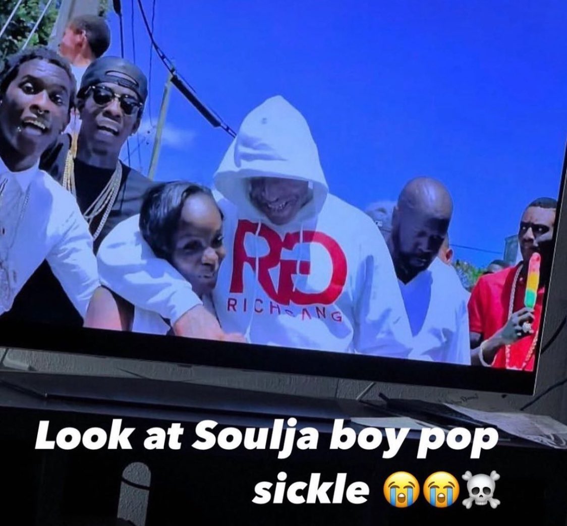 mor (@moristiko) on Twitter photo 