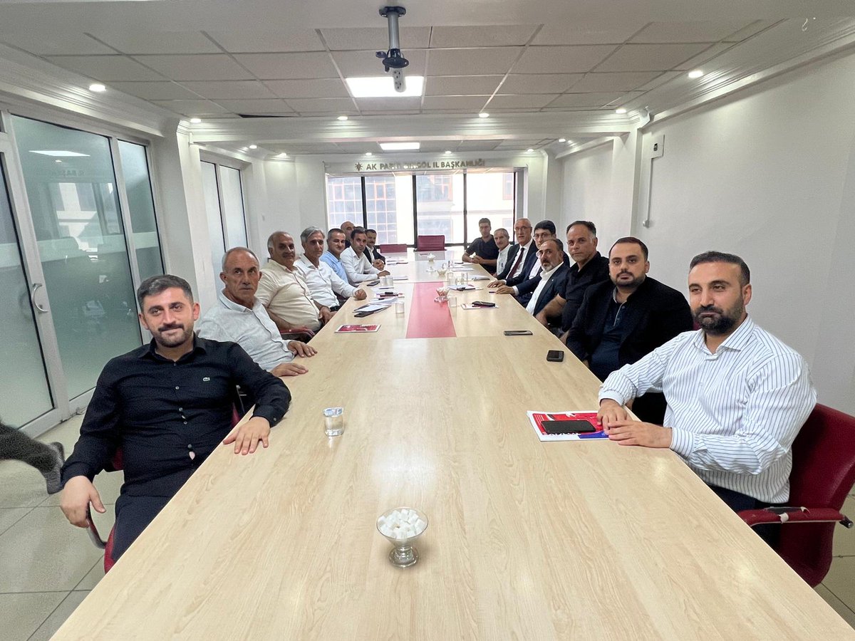 Nihat çelik (@nihatcelik_) on Twitter photo Bingöl Tüm Muhtarlar Derneği olarak merkez mahalle Muhtarlarımızın katılımıyla Vekillerimiz Sn. <a href="/FeyziBerdibek1/">Feyzi Berdibek🇹🇷</a> ve Sn. <a href="/Korkutata_Zeki/">Zeki Korkutata</a> ve belediye başkan vekili <a href="/hasancecen34/">Hasan ÇEÇEN</a> ile görüştük.
Mahallelerimizin alt ve üst yapı sorunlarının yanısıra mahalle sakinlerimizin Bingöl Tüm Muhtarlar Derneği olarak merkez mahalle Muhtarlarımızın katılımıyla Vekillerimiz Sn. <a href="/FeyziBerdibek1/">Feyzi Berdibek🇹🇷</a> ve Sn. <a href="/Korkutata_Zeki/">Zeki Korkutata</a> ve belediye başkan vekili <a href="/hasancecen34/">Hasan ÇEÇEN</a> ile görüştük.
Mahallelerimizin alt ve üst yapı sorunlarının yanısıra mahalle sakinlerimizin