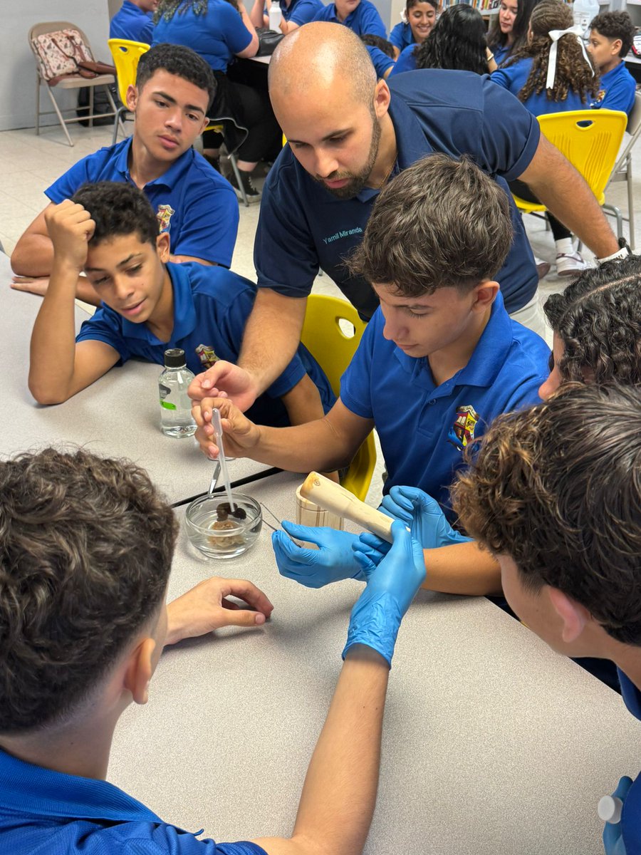 FriendsofPuertoRico tweet media