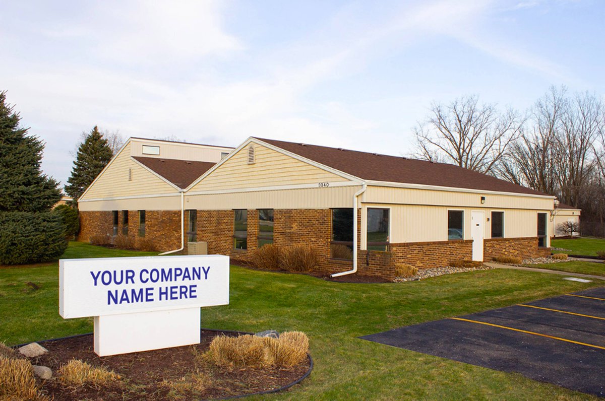 Jeffdeehan's tweet image. oops I just won an office/warehouse building at auction...  What do we do next? 🙃. Basis was too good to pass up. 

We just turned around the warehouse across the street and it went really well. 

#retwit