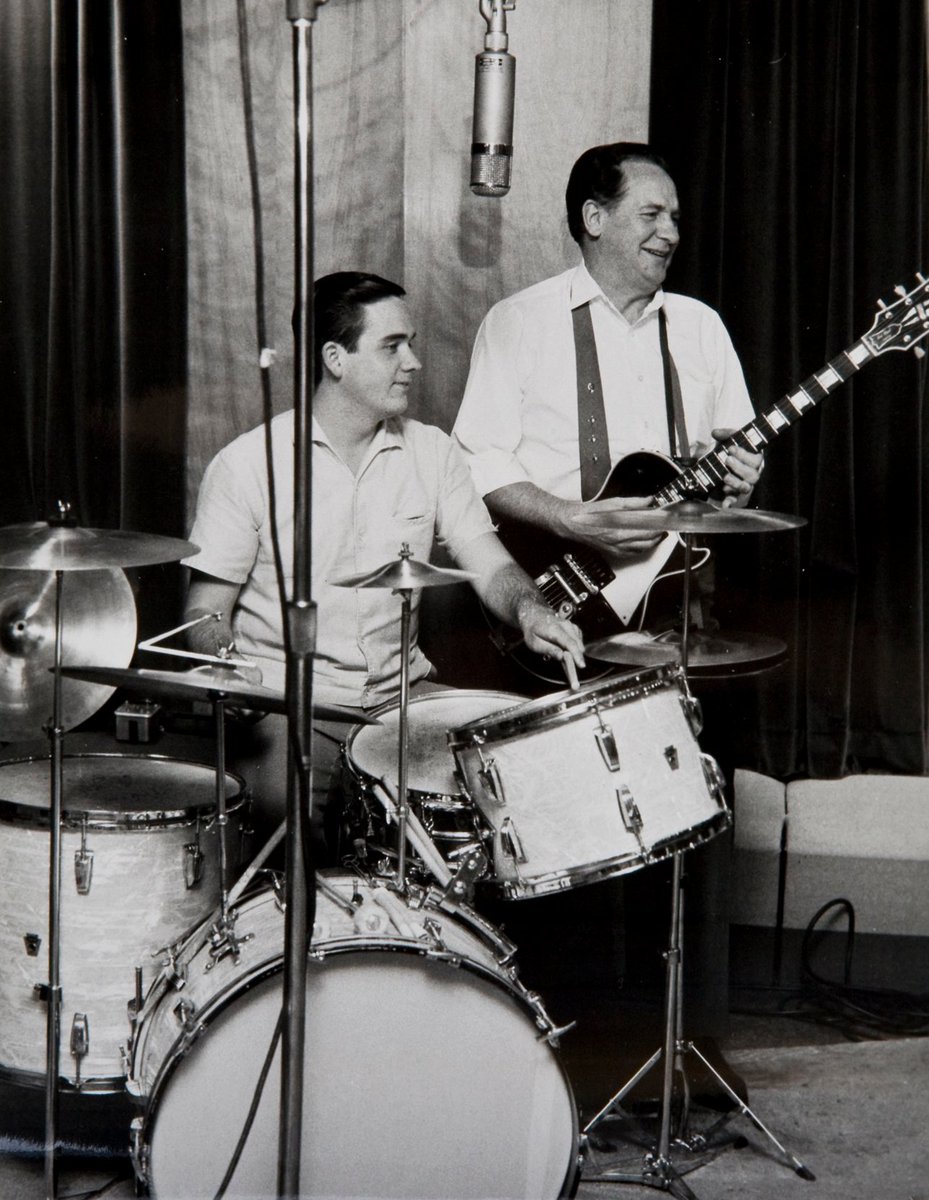 Les Paul tweet media