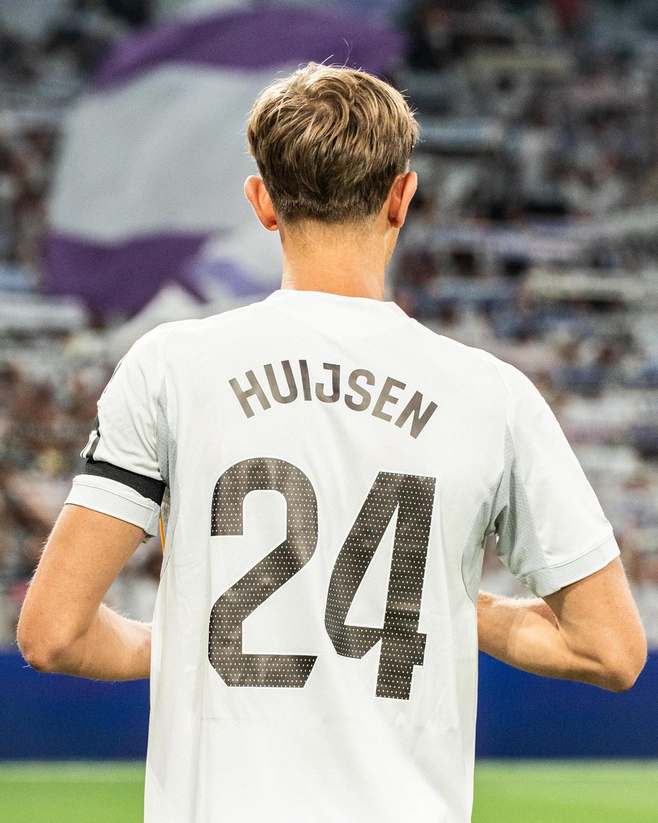 realfrance_fr's tweet image. 📶 Avec son seul et unique match dans la compétition, Huijsen est devenu, avec Sergio Ramos, le seul défenseur central de l'Histoire de la Liga à avoir réussi au moins 15 passes longues. 

Sergio Ramos l'avait fait avec 88.2% de réussite, lui 94.1%...

@SofascoreINT