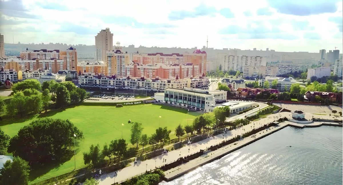 Kyiv School of Economics is now the #1 university in Ukraine by standardized applicant scores for state-funded students.

Average score at KSE in 2025: 184.1/200 (source: deputy minister Mykhailo Vynnytskyi).

1/