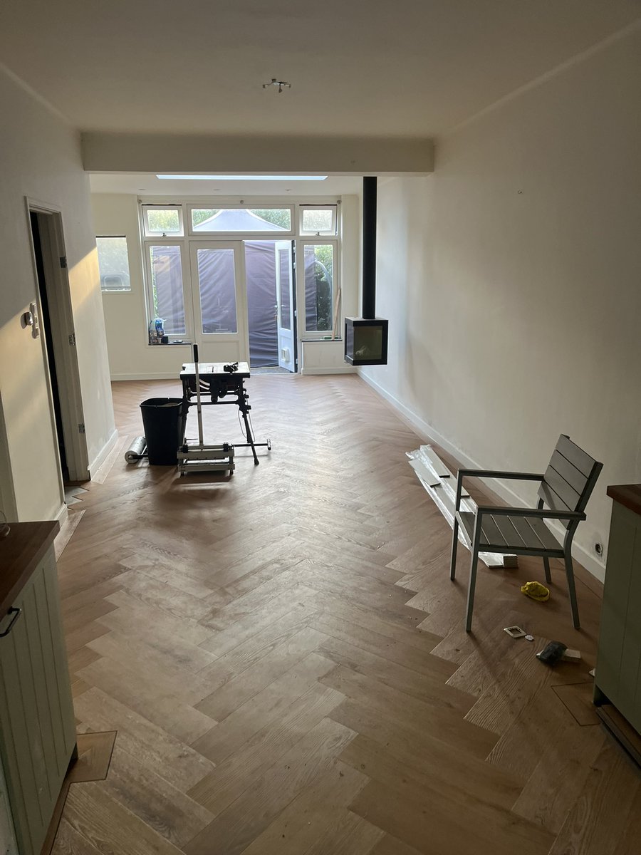 Holy cow you guys.. the last months we’ve been busy renovating and I can’t believe it but the finish line is in sight. Finally!

Just a week or two and we’re moving back in 👌

Can’t recommend doing this with a 3 month old kid like us when starting this friggin project tho