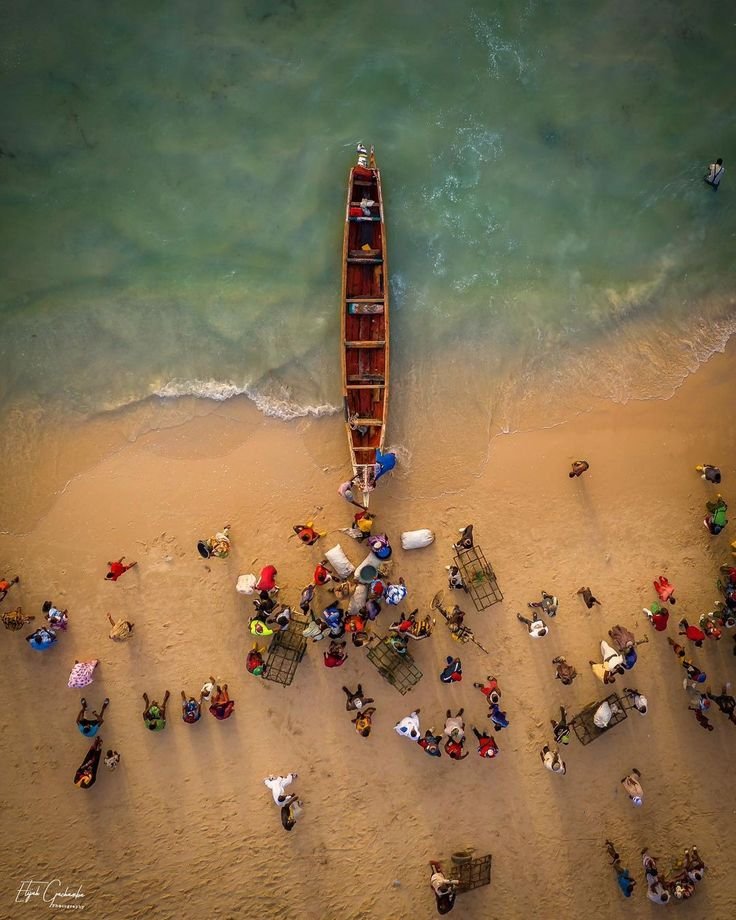 هدوء بلاج نواكشوط.. بحر يسرّح الفكر ورمل يحضن خطى الزائرين 🌊✨
 #موريتانيا
