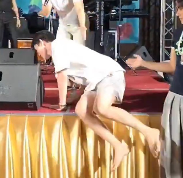 pploy_nari's tweet image. ดิจิตอลฟรุตปริ้น ตำนานงาน gmmtv outing หมอจิม555555555555555555555555555555555555555555 ถ้าตอนเช้าหมอตื่นมาหมอจะตกใจรูปมั้ย555555555555555 @jimmyyjp_ 

JIMMYSEA OUTING2025

#GMMTVOuting2025
#jimmyyjp #จิมมี่ซี