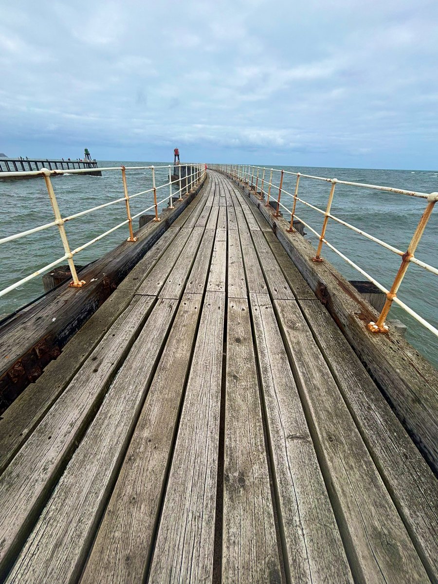 JulieIngham8888's tweet image. The East Pier, Whitby 🇬🇧 

#whitby #pier