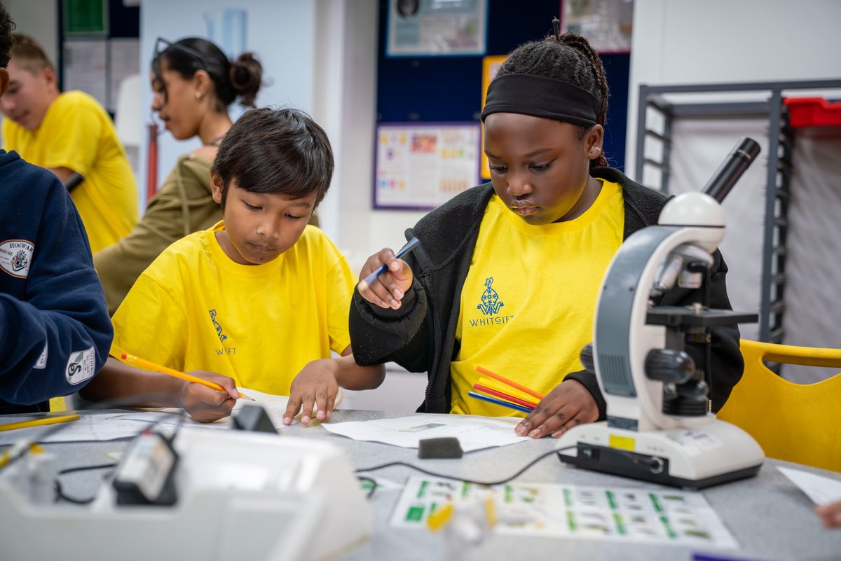 WhitgiftSchool1's tweet photo. Now in its 6th year the Whitgift Community Summer School welcomed over 160 students from 20+ Croydon primary schools for a week of hands-on learning and fun - from microscopes to origami, clowning to coding. #WhitgiftCommunity #CommunitySummerSchool2025 #EducationForAll https://t.co/DzqJfIvyNQ
