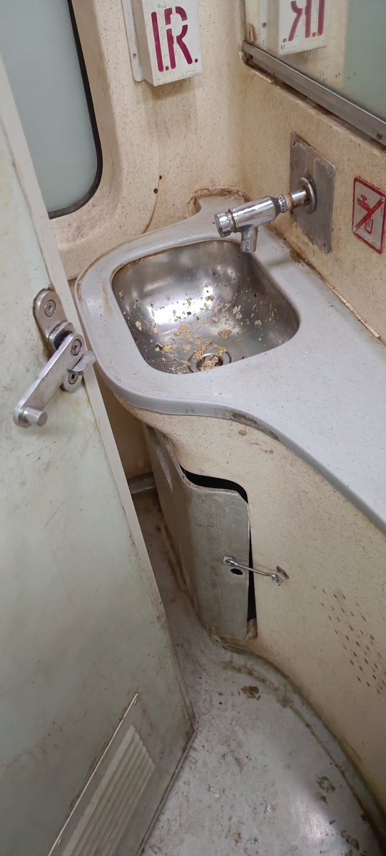 skumar4u09's tweet photo. sur cstm sidheshvar express 12116 d2 toilet are not cleaned property. there is worst smell coming. pls fix and clean it
@RailMinIndia https://t.co/iwTVeUuiKP