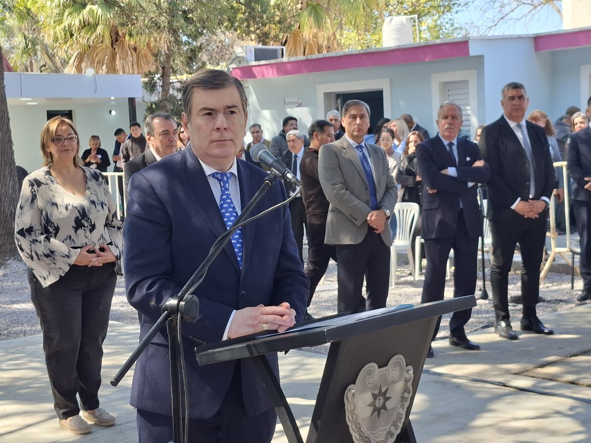 Carlos Silva Neder (@csilvanedersde) on Twitter photo Este miércoles al mediodía, junto con el jefe de Gabinete, <a href="/EliasSuarezSDE/">Elias Suárez</a> compañamos al gobernador <a href="/GZamoraSDE/">Gerardo Zamora</a> quién inauguró las obras de ampliación y refacción de la Residencia de Larga Estadía “Mama Antula” en La Banda, un espacio que ahora cuenta con instalaciones modernas y Este miércoles al mediodía, junto con el jefe de Gabinete, <a href="/EliasSuarezSDE/">Elias Suárez</a> compañamos al gobernador <a href="/GZamoraSDE/">Gerardo Zamora</a> quién inauguró las obras de ampliación y refacción de la Residencia de Larga Estadía “Mama Antula” en La Banda, un espacio que ahora cuenta con instalaciones modernas y