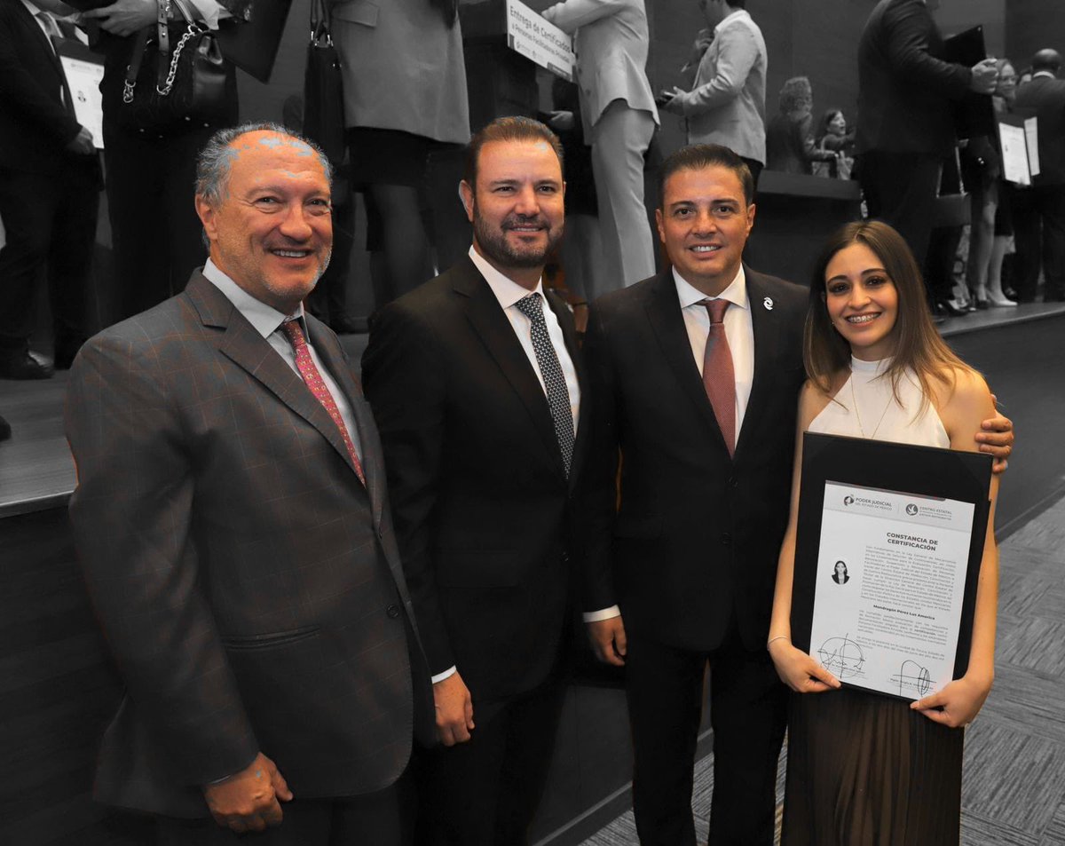 ⚖️ Avanza el modelo notarial de justicia alternativa en el Estado de México

Con enorme orgullo informamos que nuestros notarios <a href="/Delapenagerardo/">Gerardo de la Peña</a>, Primer Titular de la Unidad de Justicia Alternativa, y Juan Carlos Borges Cornish, junto con nuestra Coordinadora del Centro de