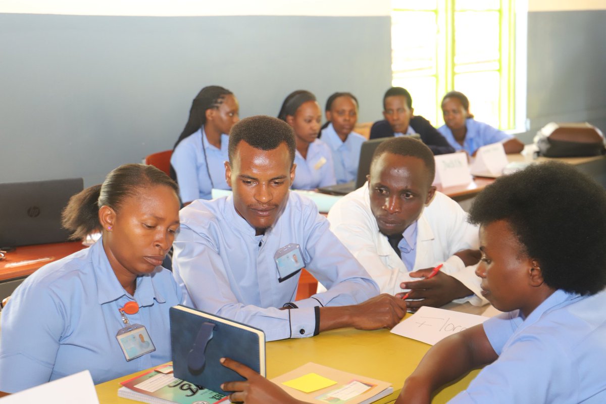 RCCS_GSF's tweet image. Today at RCCS, we kicked off a 2-day training on Project Based Learning (PBL) for our teaching staff!
This training empowers our educators with innovative strategies to make learning more engaging, practical, and student-centered. 
#RCCS #PBL #InnovativeLearning