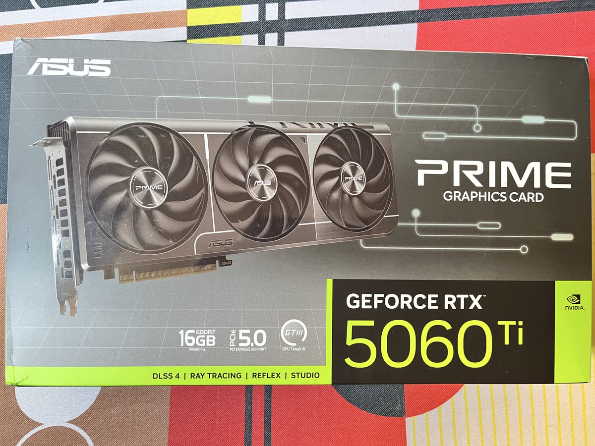 Aqui con mi rx6600xt sacada a 76 meses con la plata de mis papás