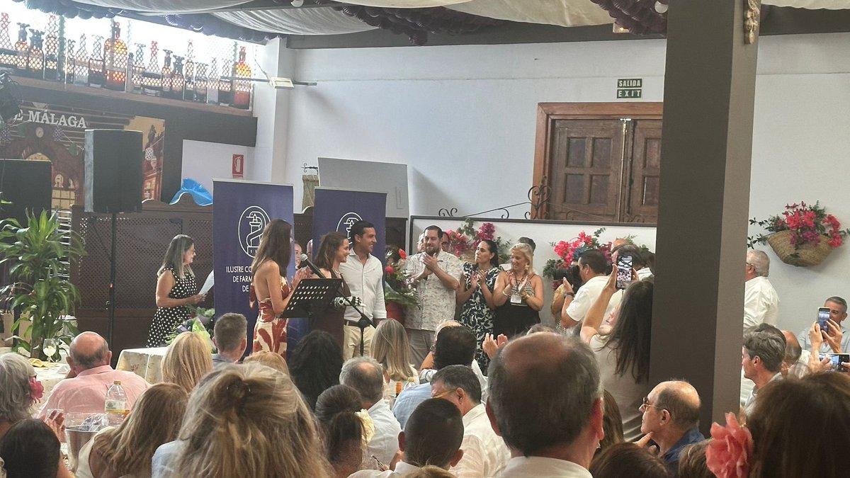 PSOEaytoMalaga (@psoeaytomalaga) on Twitter photo 💊 Los concejales <a href="/MarianoRuizA/">Mariano Ruiz Araujo</a> y <a href="/RubenViruel/">Rubén</a> han participado hoy en la entrega de premios 'H de Oro' en la caseta La Rebotica de la #FeriaMLG, un galardón del <a href="/ICOFMA/">Farmacéuticos de Málaga</a> que reconoce la labor de personalidades relacionadas con el sector y la ciudad. ¡Enhorabuena! 💊 Los concejales <a href="/MarianoRuizA/">Mariano Ruiz Araujo</a> y <a href="/RubenViruel/">Rubén</a> han participado hoy en la entrega de premios 'H de Oro' en la caseta La Rebotica de la #FeriaMLG, un galardón del <a href="/ICOFMA/">Farmacéuticos de Málaga</a> que reconoce la labor de personalidades relacionadas con el sector y la ciudad. ¡Enhorabuena!