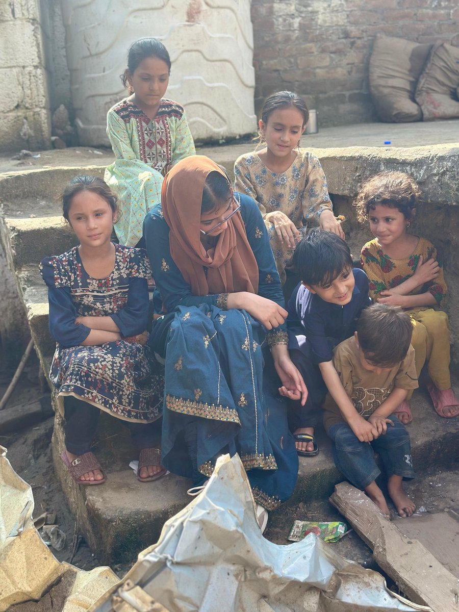 اپ کو دیکھ کر یہ بچے کتنے خوش ہوئے ہوں گے بہن
<a href="/OfficialShehr/">Shehr Bano Official</a>